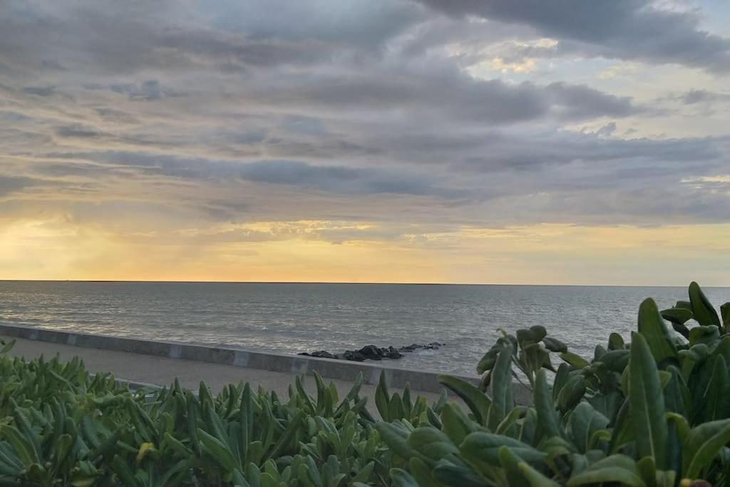 Vue Exceptionnelle En Front De Mer, 8 Personnes Ver-sur-Mer Bagian luar foto
